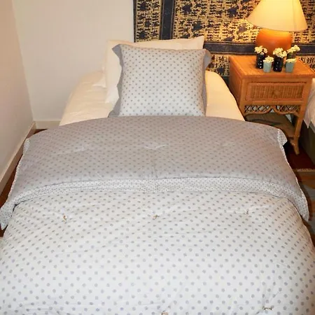 Centre 2 Bedroom Cozy *