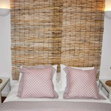 Centre 2 Bedroom Cozy