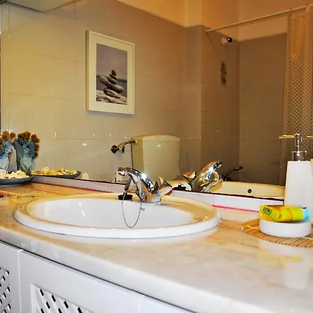 Centre 2 Bedroom Cozy 公寓